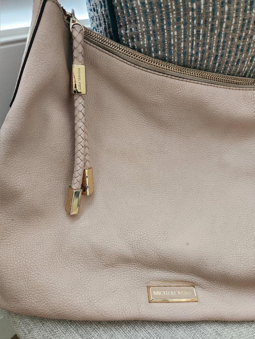 Michael Kors Pebbled Leather Shoulder Bag in Blush Pink - Picture 7 of 16